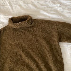 H&M Olive Green Sweater - Size Medium